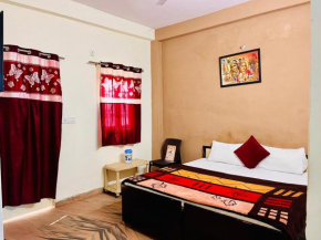 Shree Ji Residency- A Devine Home Stay Near Prem Mandir
